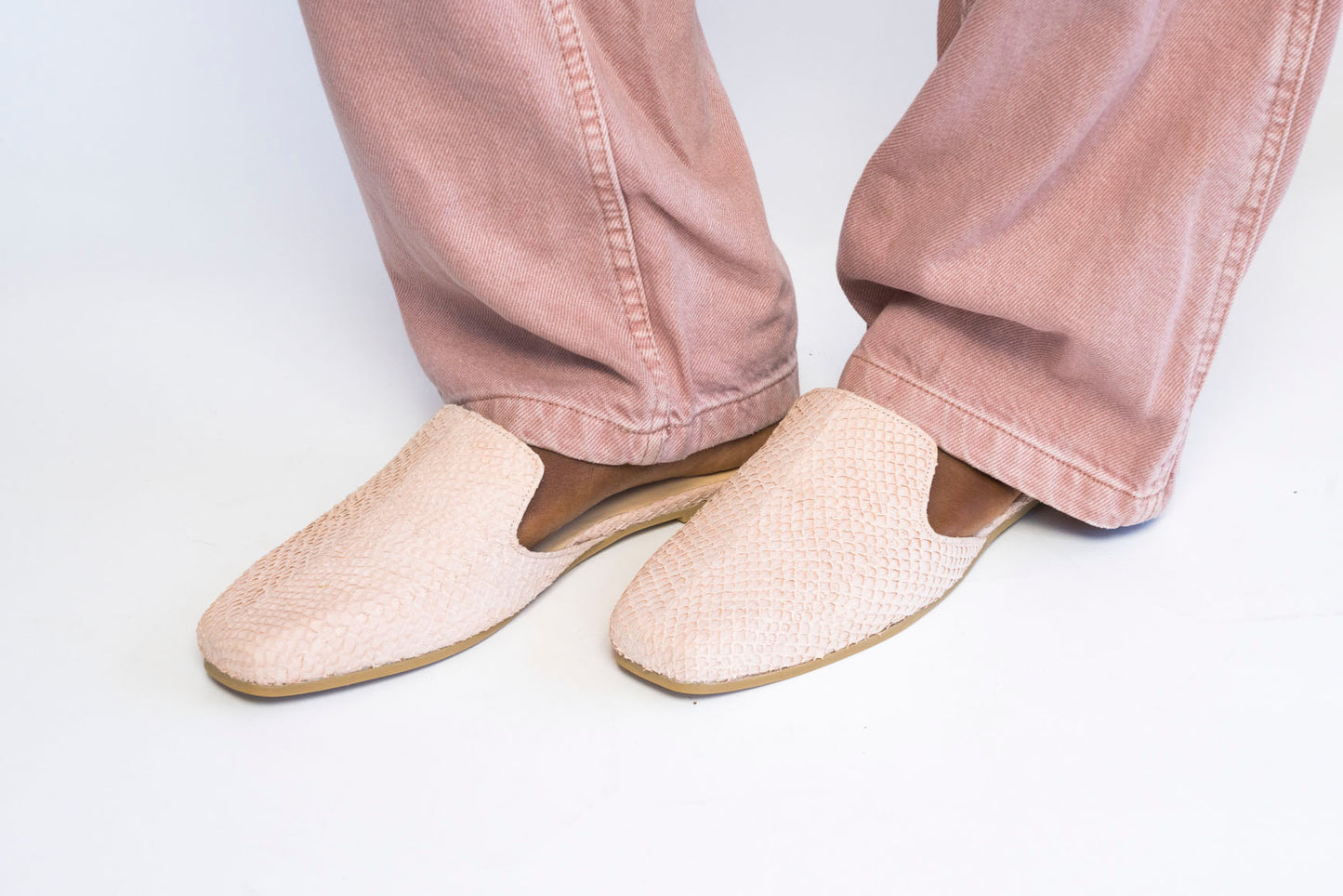 Lazy Mule - Blush Haze